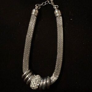Elegant Silver Mesh Bracelet with Crystal Accents
